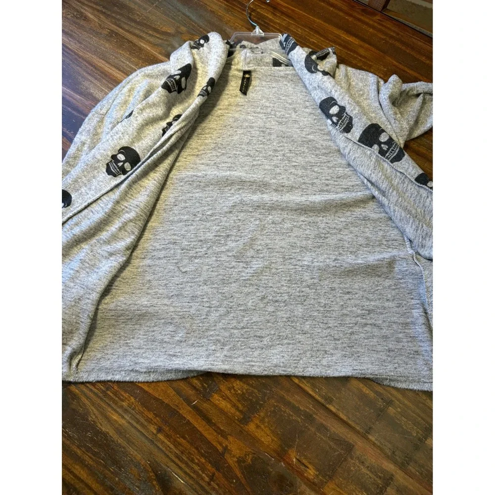 CASALEE Grey Skull Print Cardigan Open Front Long Sleeve Sweater Woman's‎ Medium